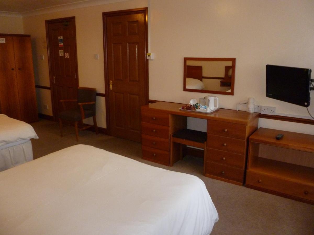 Tafarn Y Rhos Otel Llangefni Oda fotoğraf